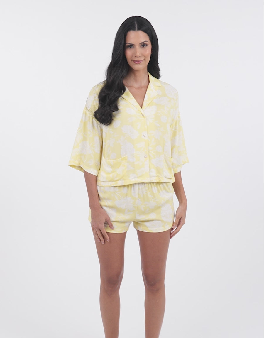 Midi Sleeve Shirt and Shorts in Light Yellow